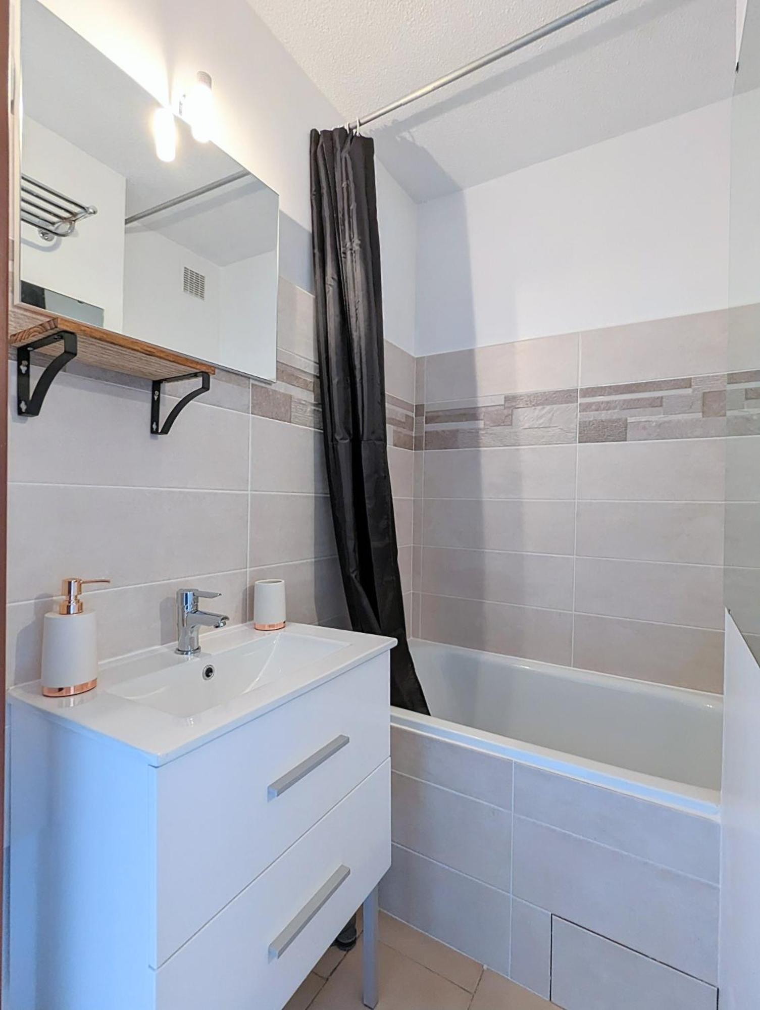 Appartement Au Calme + Parking Agde Exterior foto